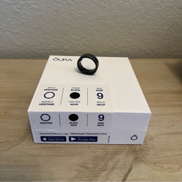 Oura Gen 3 Heritage Ring Black Size 9 (Ring + Box Only, No Charger) Barely Used - Picture 1 of 3